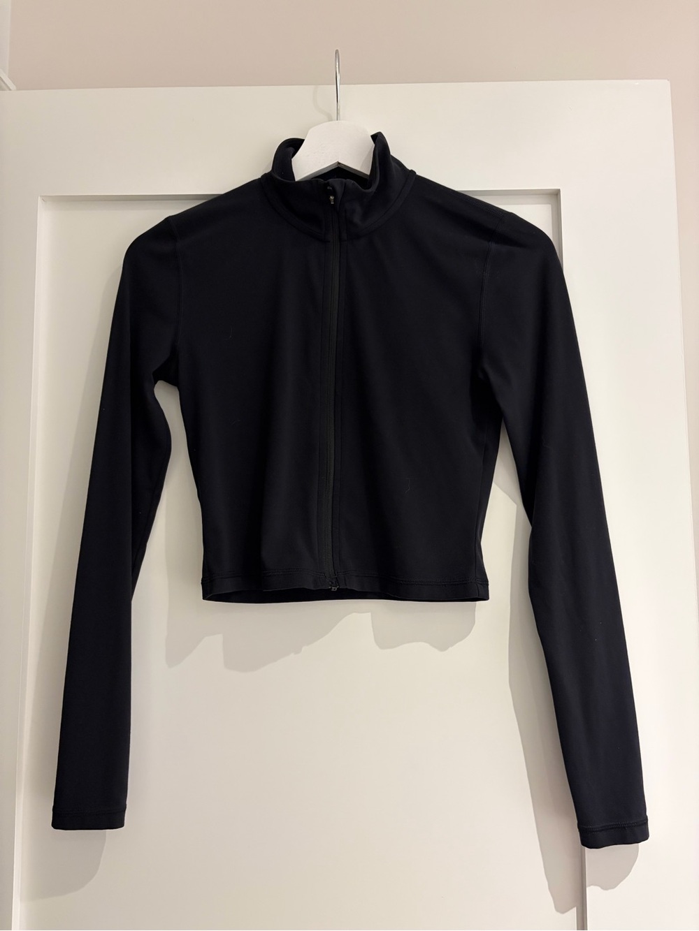 Aritzia Golden Black Long-Sleeve Zip Crop Jacket